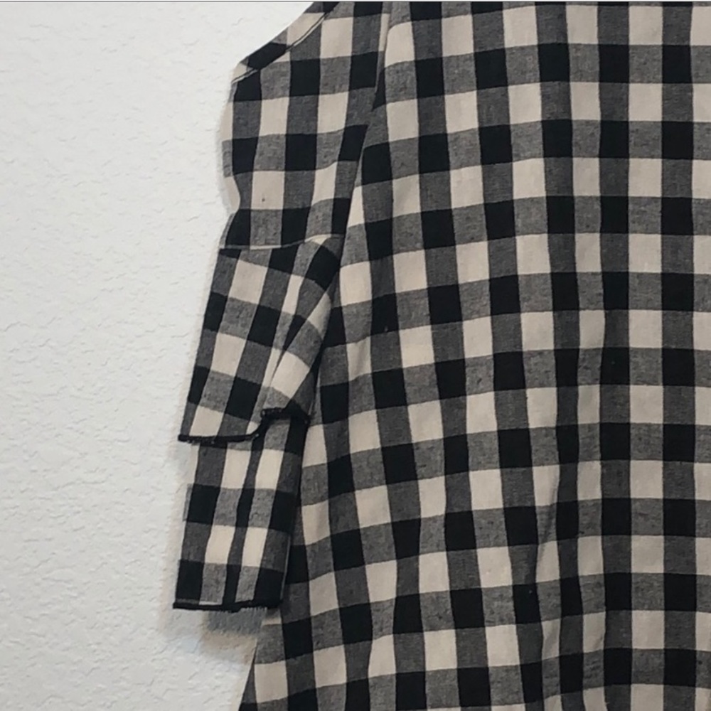 Ces Femme cold shoulder ruffle sleeve plaid top - Picture 4 of 5